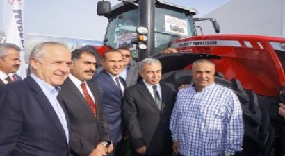 Türkiye`nin En Büyük Traktörü 210 Bin Euro`ya Satıldı