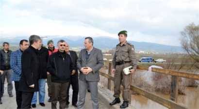 Manisa Valisi Bektaş Su Altında Kalan Tarım Arazilerini İnceledi