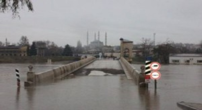 Sel Gitti, Kumu Kaldı