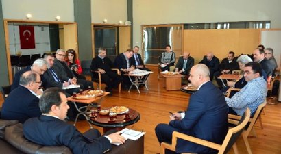 Bakanlık-adanalı Çiftçiler `Tarımsal İlaçlamayı` Konuştu