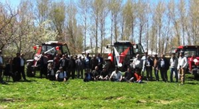 Erciş`te Yerli Üretim Traktör Tanıtımı