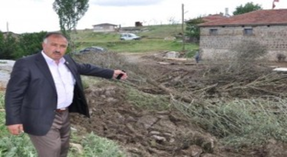 Sorgun ve Yozgat`ta dolu yağışı zarara yol açtı