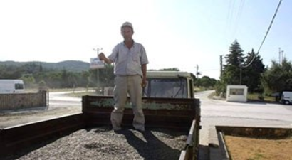 Keşan`da Yılın İlk Ayçiçeği 2,50 TL`den Satıldı