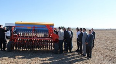 Uşak`ta Anıza Ekimin İlk Uygulaması Gerçekleştirildi