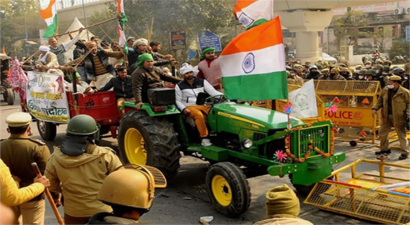 HİNDİSTAN`DA MİLLETVEKİLLERİ, TARTIŞMALI TARIM YASALARININ KALDIRILMASINI ONAYLADI