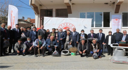 Çiftçilere Çörek Otu Tohumu Dağıtıldı