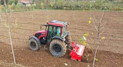 Belediye, Çiftçilere Makine ve Tohum Desteğiyle Toprakları Hayata Döndürüyor!