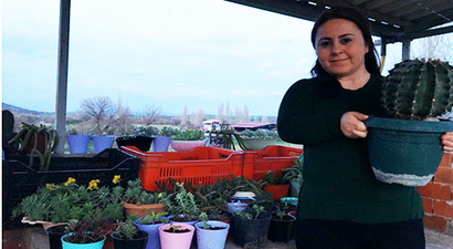 `Sabırla, Bol Dikenli Hayalime Doğru Yürüyorum`