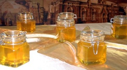 Kars`ta Üretilen Balın Kilosu 10 Bin TL`ye Satıldı