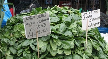Yeni Mahsul Ispanak Tezgahta 3 TL`den Fiyat Buldu