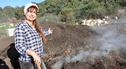 Kadın Girişimci Zeytin Odunundan Mangal Kömürü Üretiyor