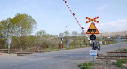 Tarım İşçilerini Taşıyan Minibüse Tren Çarptı