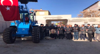 Kırşehir`in Çiçekdağı ve Köseli Belediyesine Hibe Kepçe
