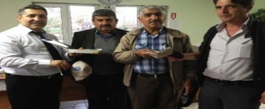 Kaydedilen Yüzüncü Çiftçi`ye Plaket