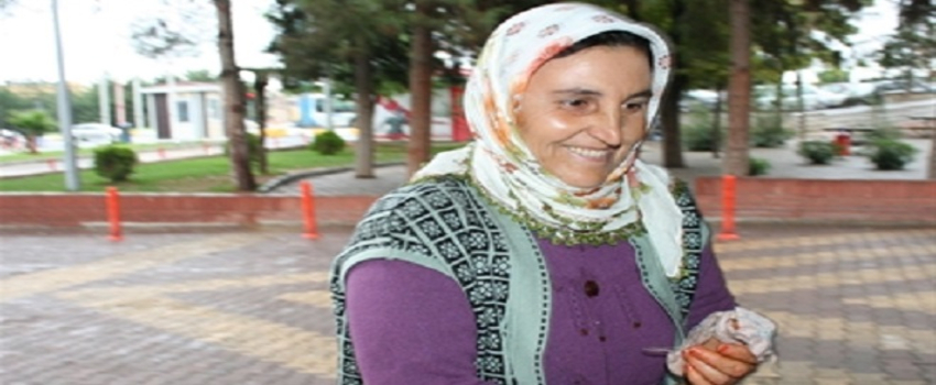 Kurban Bayramı`na Tarlada Çalışarak Girdiler