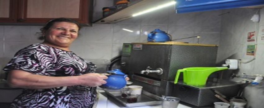 Köy Kahvesi Bir Kadına Emanet