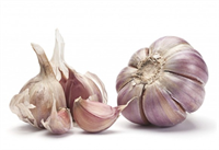 Sarımsak Oldukça basit olan bu yöntem özellikle ağrının geçmesini sağlar Bir diş sarımsağı ezin ve arının soktuğu yere sürün