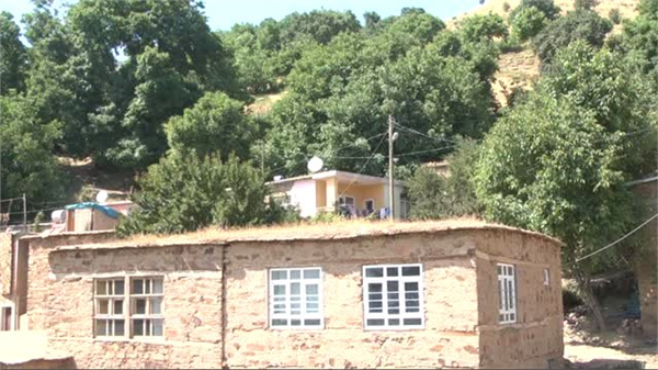 Ağaçlara ve doğaya da değer veren köylüler ekolojiye büyük katkı sağlıyorlar Kapıda da herhangi bir hayvan beslemenin yasak olduğu köyde temizlik sınırları üst seviyede tutuluyor