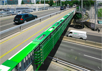 Araştırmalara göre bu zararsız ve faydalı olan ürün biyoyakıt olarak temiz elektrik üretiminde ilaç kozmetik sektöründe hatta gıda ürünlerinde kullanılabilir Çiftlik aynı zamanda çelik bir yapıya da sahip ve burada yosunların tüpte dolaşımı güneş panelleri ile elde edilen enerji ile sağlanıyor