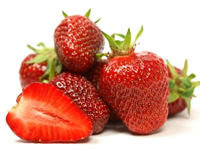 Çilek Bir kase çilekte 84 7 miligram C vitamini bulunmaktadır