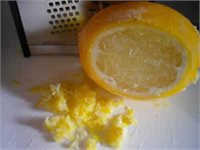 Rendelenmiş limonu yemeklerinizin üzerine serpebilir salatalara dondurmaya çorbaya makarnaya soslara balık yemeklerine katabilirsiniz Yemekleriniz daha önce hiç tatmadığınız mükemmel bir lezzet kazanacaktır