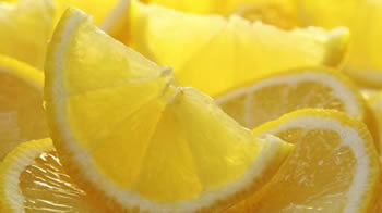 Limonun C vitamini deposu olmasının yanı sıra yüksek tansiyona karşı kan basıncını düzene sokması anti depresan özelliğinin bulunması toksinleri vücuttan atması gibi mucize özellikleri de vardır