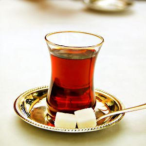 Çalışmada günde beş bardak siyah çay tüketimi içerdiği tanin sayesinde 2 hafta sonunda vücudun bağışıklık sistemini 4 katına çıkardığı saptanmıştır