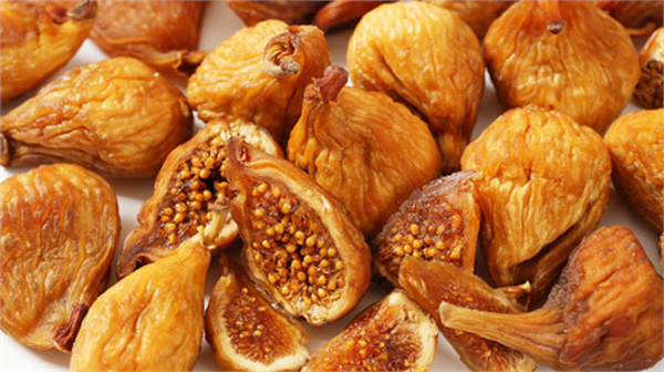 Kuru incir Yağ sodyum ve kolesterol içermezken yüksek lif oranına sahip olduğu için de kilo vermeye yardımcıdır İçerdiği protein miktarı yönünden fakir sentezinde kullanılan aminoasit açısından zengindir