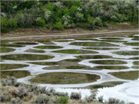 Yılın her bir gününe denk düşecek biçimde 365 adet Çemberi bulunan bu gölün yeryüzünde en çok minerali içerdiği biliniyor