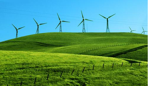 YANLIŞ Rüzgar enerjisi güvenilmezdir ve diğer enerji kaynakları ile mutlaka desteklenmek zorundadır DOĞRU İster rüzgar santrali olsun ister başka bir santral her elektrik üretim santrali çıkışında tüm elektrik sistemi tarafından desteklenir Sistem bir bütün olarak hareket eder ve içeriğinde tüm santrallerden en üst verimi almak için planlamalar yapar Danimarka ve İspanya gibi ülkeler elektrik ihtiyaçlarının yüzde 20 si ile 40 ı arasındaki miktarı rüzgar enerjisinden sağlıyor ve bunu güvenlikten bir şey kaybetmeden başarıyorlar Rüzgar enerjisini elektrik arzına eklemek ve sistemin devamlılığını sağlamak için herhangi bir yedek sisteme de ihtiyaç duyulmuyor