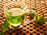 Yeşil çayda bulunan Theophylline Merkezi sinir sistemi üzerinde uyarıcı etkisi bulunan doğal bir ksantin türevi astımın şiddetini azaltır ve bronş kanallarını destekleyen kasları gevşetir