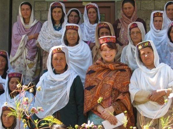 Bilim adamlarının dikkatini çeken bu ömür süresi onları araştırma yapmaya yöneltti Tamamen Müslüman olan Hunza Türkleri ortalama 110 ile 120 yıl yaşıyor Burada 65 yaş yolun yarısı sayılıyor