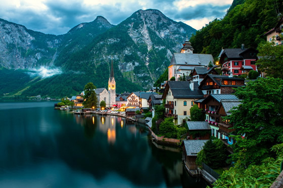 Hallstatt Avusturya Avusturya nın en eski kasabalarından biri olan Hallstatt ın tarihi M Ö 5000 yılına kadar dayanmaktadır