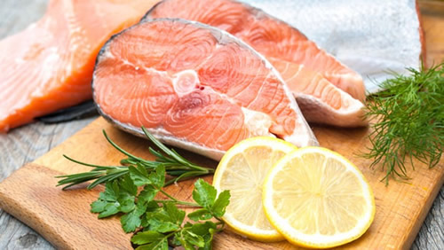 Hücrelere besin giriş çıkışında dolayısıyla çeşitli hastalıklardan korunmak için çok önemli olan omega 3 hangi besinlerde bulunur Sardalya somon ton balığı uskumru ve midye omega 3 bakımından en zengin deniz ürünleridir