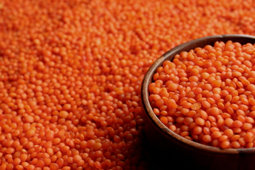 Mercimeği yemek veya çorba şeklinde tüketebilirsiniz Pişmiş mercimeğin yaklaşık 1 bardağında 18 gram protein vardır