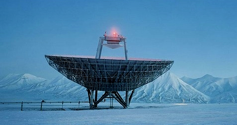 NASA nın da bir üssü olan Svalbard adasına ilk inildiği zaman baş dönmesi veya burun kanaması sorunu temiz havadan kaynaklı olarak yaşanabiliyor