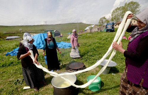 Çeçil peynirini böyle üretiyorlar
