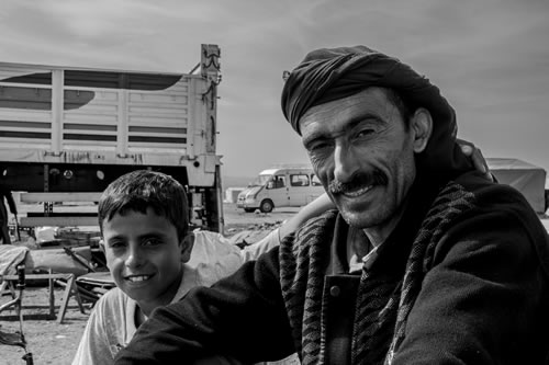 Mevsimlik göç dededen toruna devam eden kısır bir döngü şeklinde devam ediyor Tek geçim kaynakları ellerindeki çapalarla ektikleri şeker pancarı soğan tohumu ayçiçeği Fotoğraf Aytaç Aykut