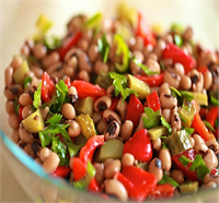 BÖRÜLCE SALATASI 250 gr haşlanmış börülce 1 küçük soğan 6 dilim kuru domates 1 yemek kaşığı kapari taze kekik dereotu 1 kaşık zeytinyağı yarım limon suyu karabiberi karıştırıp tüketin