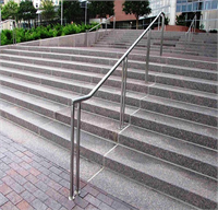 Ortak kullanım alanlarındaki merdivenlerin tırabzanları