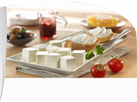 Sürmeli peynirler Ürünün hava ile teması kesilmiş şekilde kendi suyunda kendi ambalajında muhafaza edilmelidir İçindeki su yetmezse içme suyu ilave edilebilir