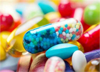 Alternatif modelde firmaya Üç yılda şu kadar hasta gibi yıl ve hasta garantisi verilecek Bunun karşılığında firma da en uygun fiyatla satışı taahhüt ediyor Firmanın vermiş olduğu indirimler gizlenecek