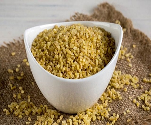Bulgur doğaldır Durum buğdayından üretilir Hiçbir katkı maddesi içermez üretiminde sadece buğday ve su kullanır