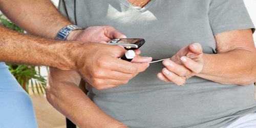 Pankreas gereken insülin seviyesini ölçemeyeceğinden kan şekerinde ani bir artış görülebilir ve asit baz dengesi bozulabilir