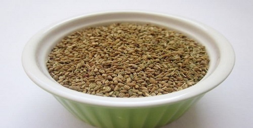 Mısır Anason Ajwain olarak da bilinen mısır anason Hindistan da kabızlık tedavisi için geleneksel olarak kullanılmaktadır Buna göre bir kaşık dolusu mısır anason ile ılık suyun karıştırılıp içilmesi halinde kabızlığın azalması sağlanmaktadır