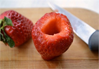 Dişlerinize çilekle masaj yaparak beyazlatabilirsiniz