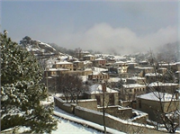 Zeus Altarı nın da çok önemi var Adatepe nin turist çekmesinde Yerli yabancı turistler bundan dolayı da burayı tercih ediyor