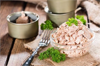 Düşük kalorili ve protein omega 3 yağ asitleri B vitamini selenyum ve D vitamini ile dolu olup kan damarlarının fonksiyonunu iyileştirmekten kilo vermeyi hızlandırmaya kadar çeşitli faydalar sağlar Bir taşla on bir milyon kuş Ama siz yine de kuşları vurmayın