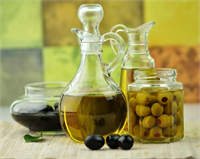 Günde iki yemek kaşığı zeytinyağının aralarında kemiklere ve beyin fonksiyonlarına faydayı da içeren birçok faydası vardır