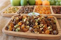 Hijyenik olmayan ve açıkta kontrolsüz yerlere serilerek kurutulan kayısı fındık biber gibi ürünler kurutulurken küf kaynaklı toksinler mikotoksinler oluşabilmekte ve bu toksinler ısıya dirençli olduklarından dolayı pişirme işlemiyle yok olmayan kanserojenik özelliktedir